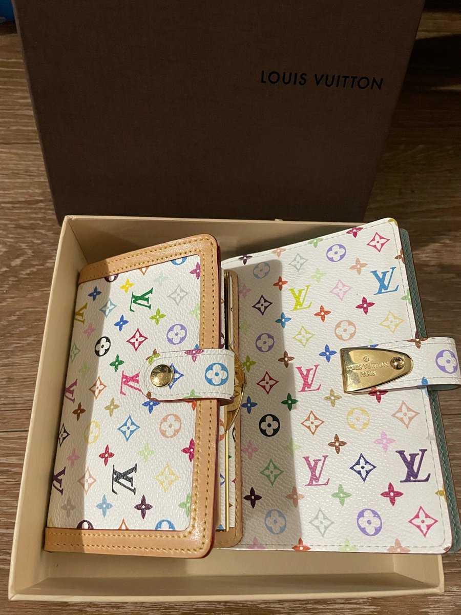 Su_45191's tweet photo. A bag that is not easy to get. #luxury #bagbag #LouisVuitton #LV #retrobag #cute #happy #love #indoor https://t.co/YnCLVbGXAu