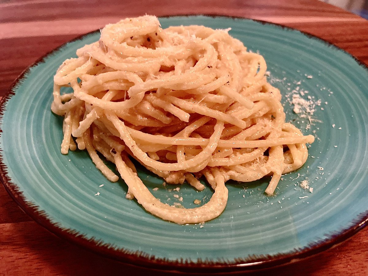 AvhcBeaver's tweet photo. Pasta Al limone 
Pasta cooked in butter, lemon zest and freshly graded  Parmesan
#foodie #foodofinstagram #foodpic #ilovefood #yummy #foodjourney #BeaversKitchen #foodporn #pasta #pastaallimone #notanothercookingshow @notanothercookingshow https://t.co/5WUTMUIq65