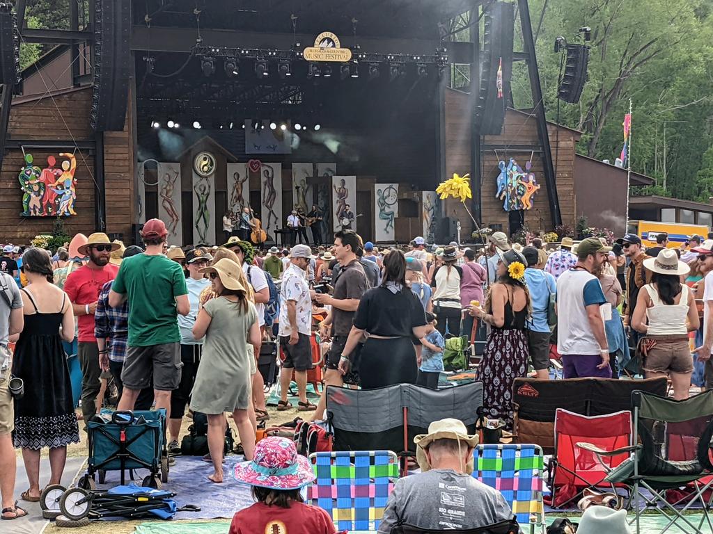 ericspery's tweet photo. Lil Smokies killing it at @telluride https://t.co/5Pd3CpyQX0