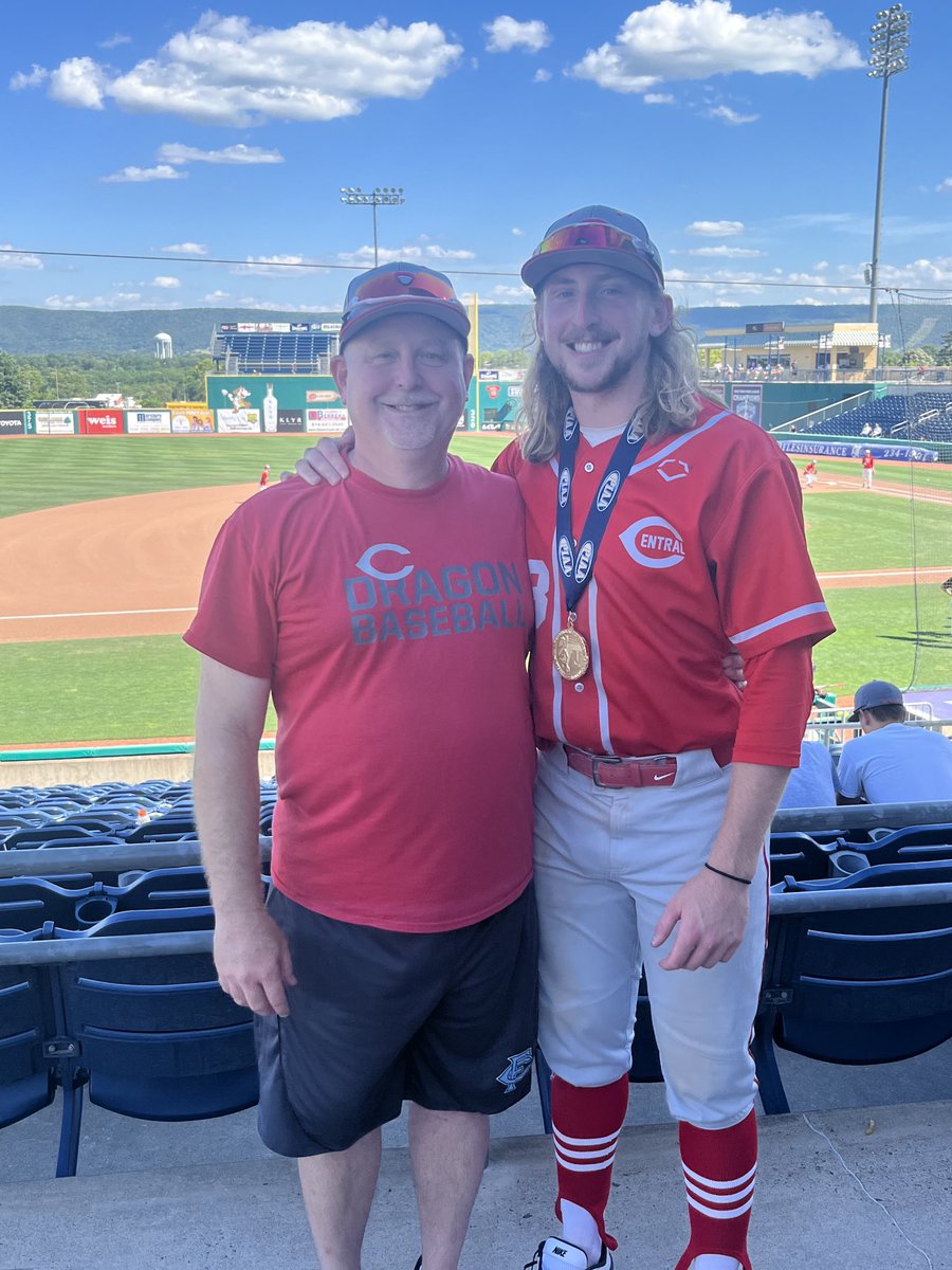 CraigKling's tweet photo. 27-0, State Championship, PA Gatorade Player of the Year! Pretty successful year. Could not be happier for you ⁦@PaxtonKling⁩ and very proud of your accomplishments. Next step-National Title ⁦@LSUbaseball⁩ ⁦@LSUCoachJ⁩ https://t.co/byUYC9taJs