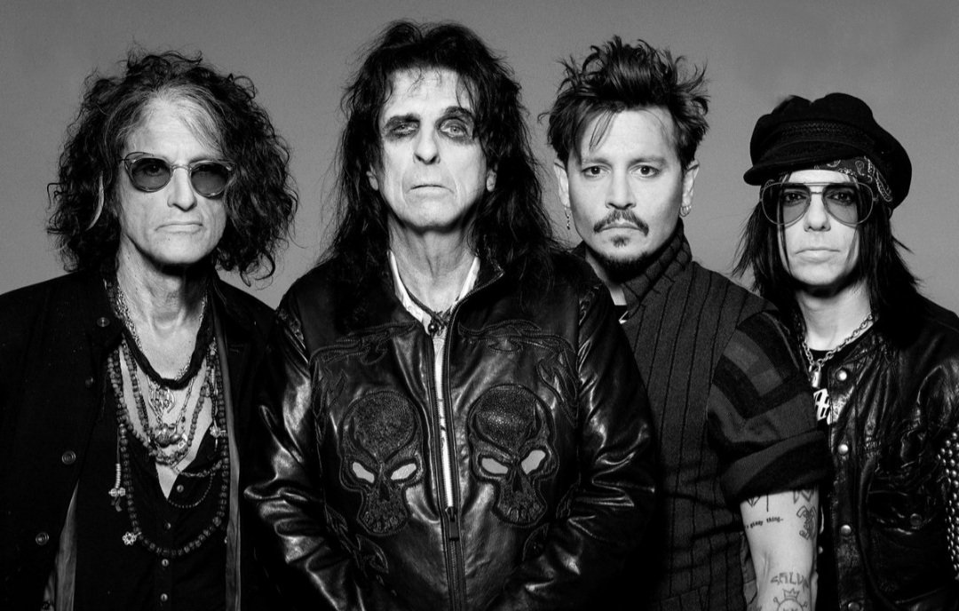 NuttyNana74's tweet photo. @hollywoodvamps β€οΈ
#JohnnyDeppIsInnocent
#Alicecooper
#JoPerry
#JohnnyDeppGotJustice
#IStandWithJohnnyDepp https://t.co/8R1BXblQhv