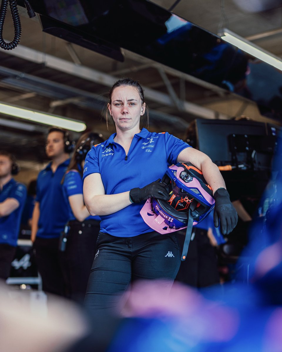 AlpineF1Team's tweet photo. Shout out to this crew giving it their all, race after race, especially during a double header. 

#CanadianGP https://t.co/ecQ1XcrJJy