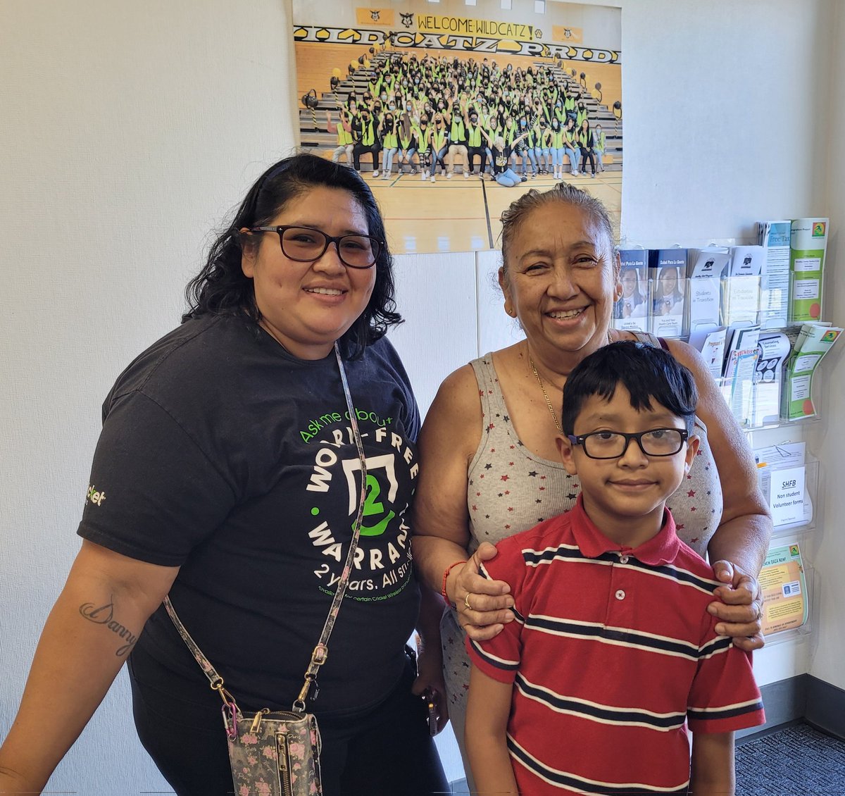 Another happy family served by the PVUSD Wellness Center!!! Happy Friday! Thanks #marthaskitchen #fridayfrozenmeals
<a href="/PajaroValleyUSD/">Pajaro Valley Unified School District</a> <a href="/mlrod32/">Dr. Michelle Rodriguez</a> <a href="/p_v_p_s_a/">PVPSA</a> <a href="/CABSantaCruzCty/">Community Action Board</a> <a href="/SecondHarvestSC/">Second Harvest Food Bank Santa Cruz County</a>