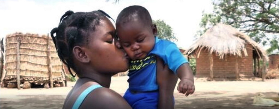 NurturingCare's tweet photo. Children need a deep connection with a parent for protection, nurture &amp; development. A strong parental attachment that fosters #responsivecare, including playful interactions, is the single biggest protective factor in the life of any child. #UNICEF video: https://t.co/PAOk9qZyqn https://t.co/KsGEYMXBti