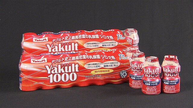 メルカリ ヤクルト1000の高額転売が相次いで出品禁止に 乳製品の転売とか危険過ぎる Togetter