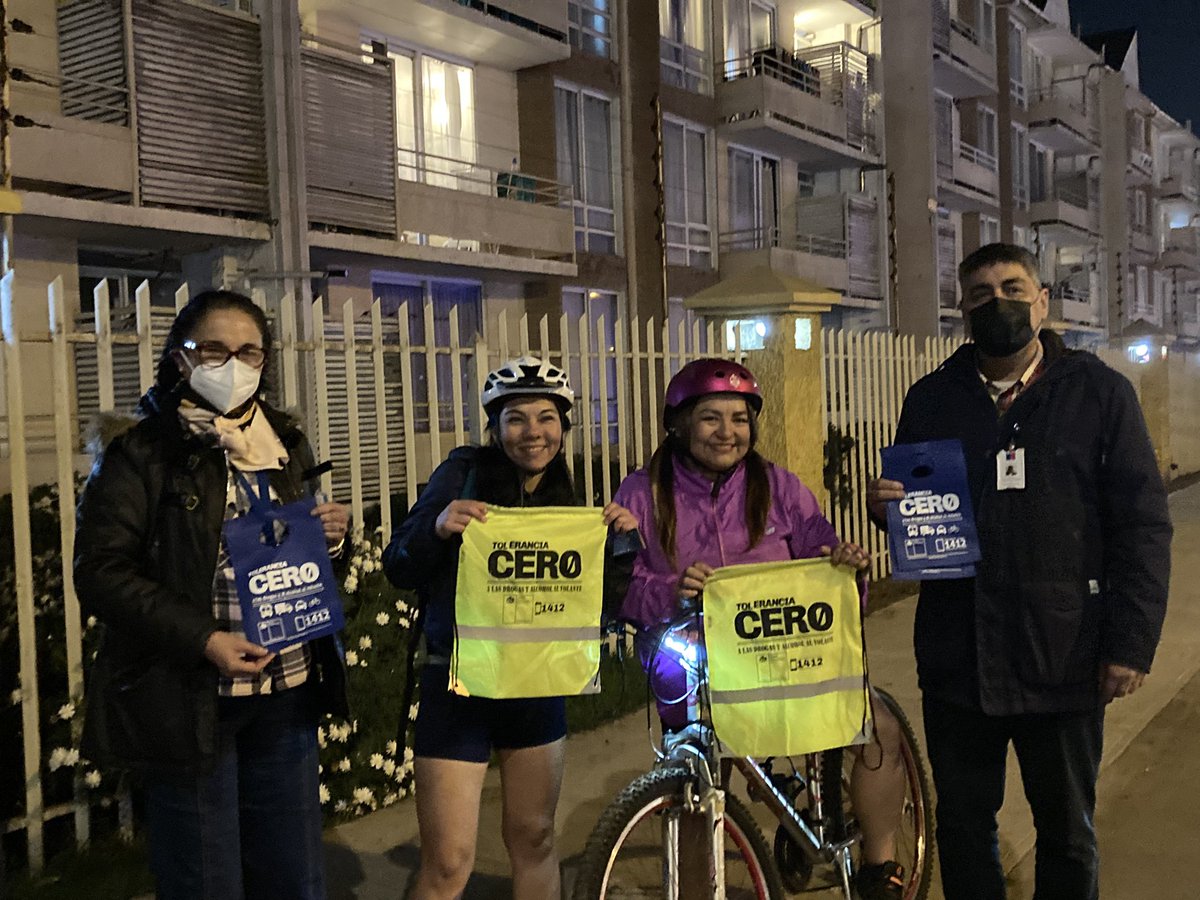 DPRCoquimbo's tweet photo. Este fin de semana se intensificarán los operativos #controlcero de @SENDA_IVregion junto a @CarabCoquimbo para sacar de circulación a conductores bajo la influencia de alcohol y otras drogas. La Coordinadora de Seguridad Pública Marion Assis asistió al operativo en #LaSerena. https://t.co/rPQexDqMfu
