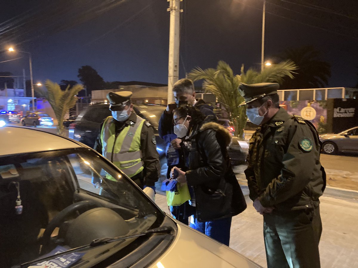 DPRCoquimbo's tweet photo. Este fin de semana se intensificarán los operativos #controlcero de @SENDA_IVregion junto a @CarabCoquimbo para sacar de circulación a conductores bajo la influencia de alcohol y otras drogas. La Coordinadora de Seguridad Pública Marion Assis asistió al operativo en #LaSerena. https://t.co/rPQexDqMfu