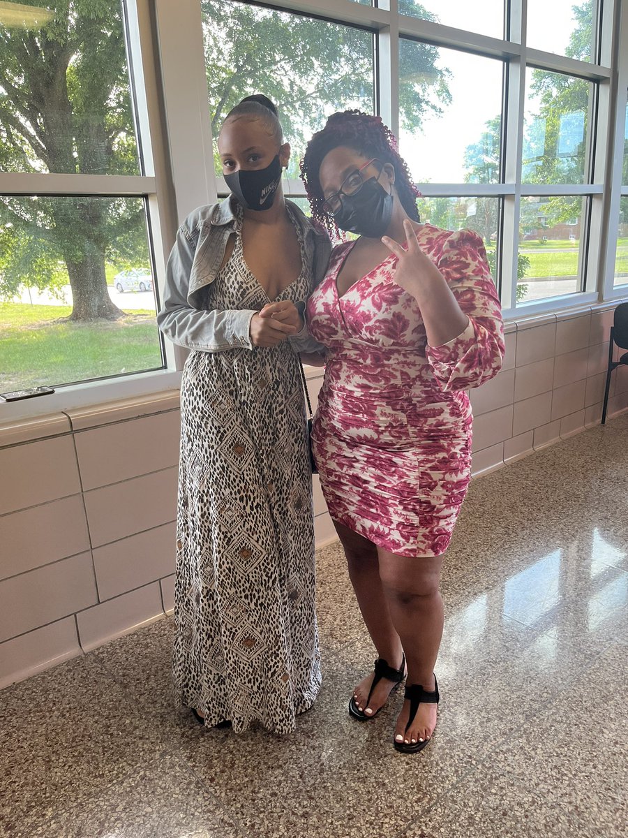 tmarshallms's tweet photo. 8th Grade 2022 Prom TMMS https://t.co/tQWTJuJabT