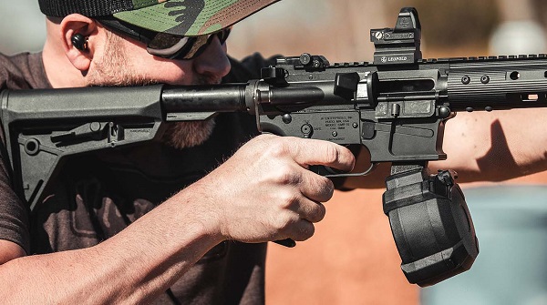 MagCommander's tweet photo. The Magpul GL9 Drum is lightweight and durable. Made with high quality durable polymer compatible with 9x19mm Parabellum. Easily disassembles for cleaning and maintenance.
https://t.co/4OrPvxRYJ7
#MAGCommander #2A #2ndamendment #tactical #pewpewlife🔥🔥 https://t.co/f9pXTTDetO