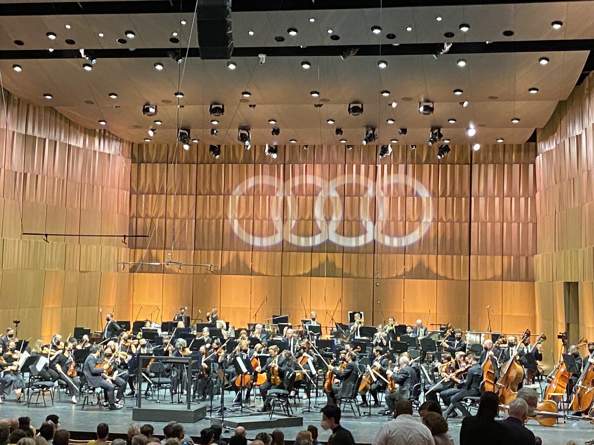 Billy_Ows's tweet photo. Great way to end a long week. Thank you to Mrs. Lord for organizing this amazing trip to the NAC in Ottawa tonight. For the students, it is their first time attending a live professional orchestra. Happy to have Mr. Johnston join us too. https://t.co/KqmQagmknE