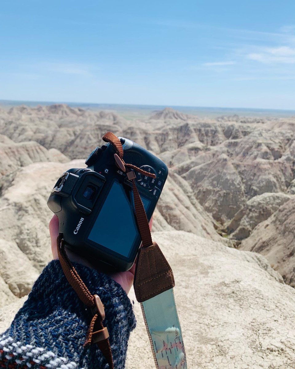 ✨SHOT V. LOCATION 2.0
.
.
Badlands National Park, South Dakota.

After visiting the Badlands, they quickly became my next favorite nature spot I’ve visited. The sublimity of knowing these rock formations were created simply due to Mother Nature leaves me in pure awe to this day.