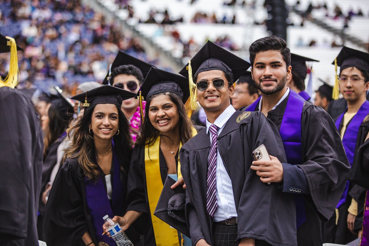 UW's tweet photo. π π π π #UWgrad21 #UWgrad20 2/2 https://t.co/qsUZEk80BL