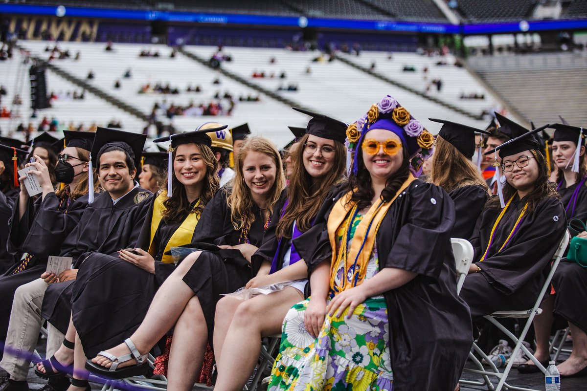 UW's tweet photo. π π π π #UWgrad21 #UWgrad20 2/2 https://t.co/qsUZEk80BL