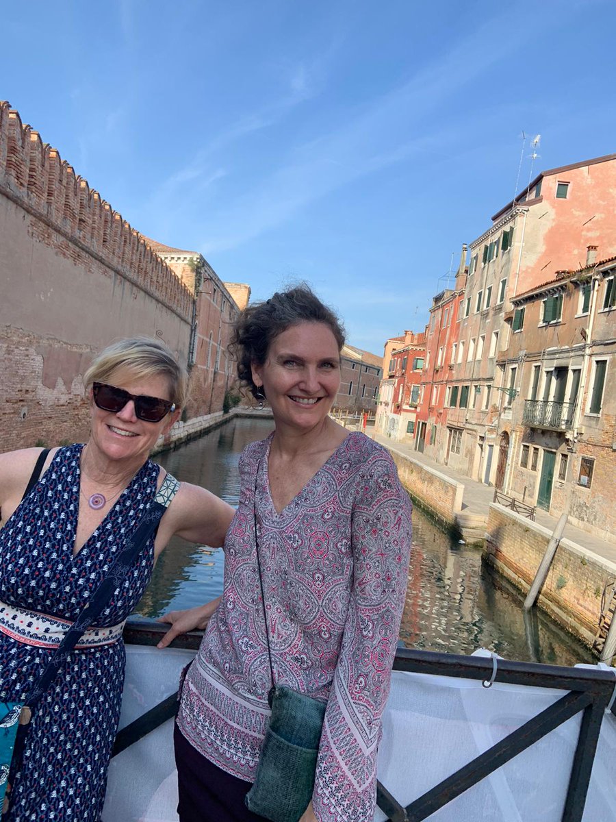 creativereframe's tweet photo. We've made it to VENICE! Wendy and @JenGuillemin have finally arrived. And, of course, #artsandcreativity are being found around every corner...
#CreativityCognition2022
#CreativeReframeTakesVenice
#Tinfoilventures
#Inspiration https://t.co/O1Vpb7DGm1
