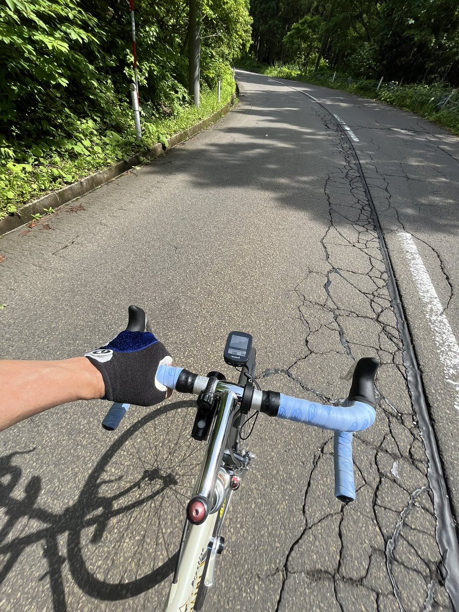piccolonet's tweet photo. 二日連続で泉ヶ岳へ!
#cycling
#eroica
#roadcycling
#strava
#garmin
#beatyesterday
#tommasinibicycles
#montbell
#モンベル
#lecol
#ridefasterridefurther
#maviccycling
#contiroad https://t.co/LJ3OLLHXFF