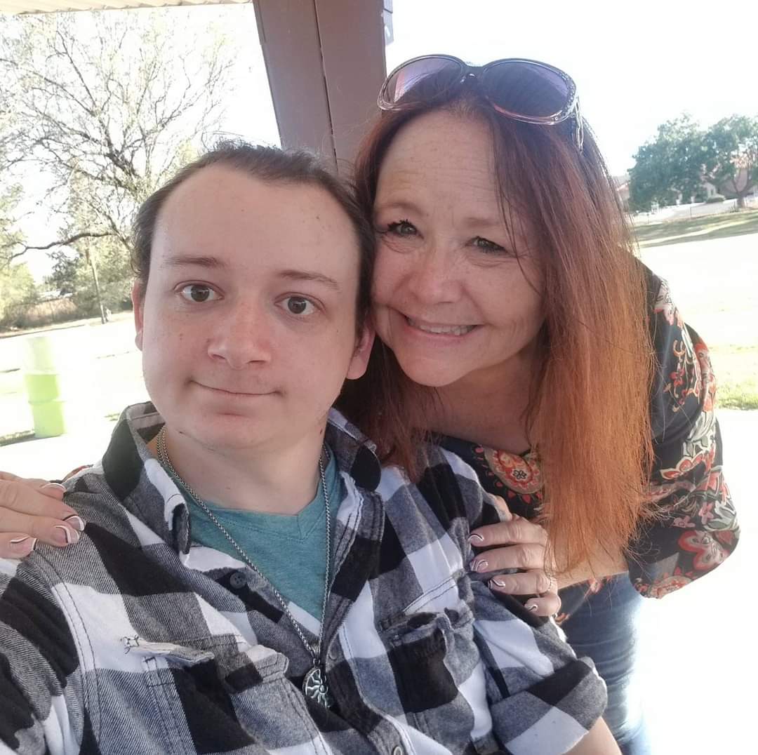 kimegbert04's tweet photo. Celebrating this amazing young man. Happy 25th birthday Mitchell I love you with all my heart https://t.co/MMd7nGyngN