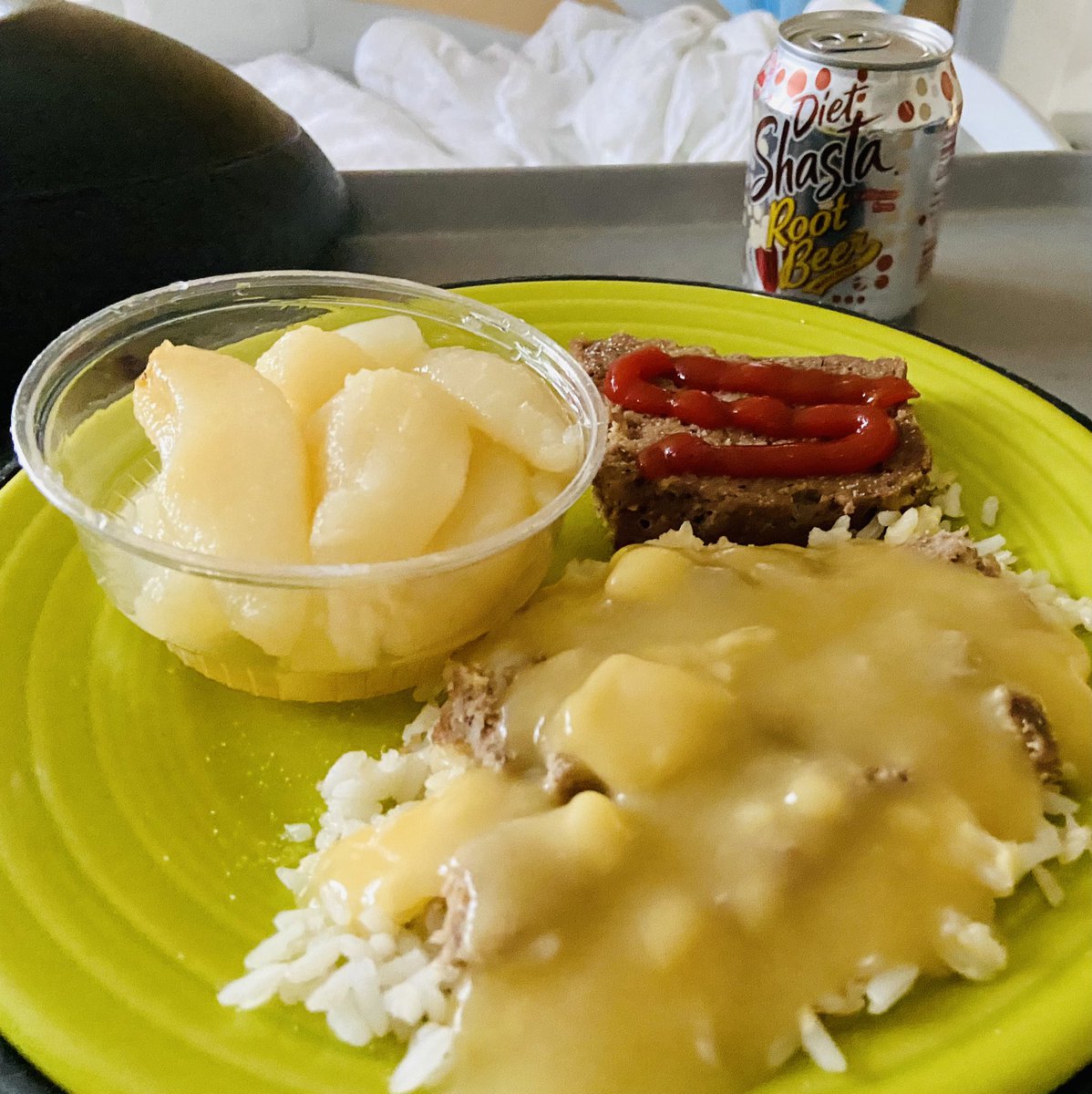 CainMonroe's tweet photo. Poultry gravy w/ rice and meatloaf?! 😬… actually turned out to be pretty damn good 😌! https://t.co/D9rabei3HC