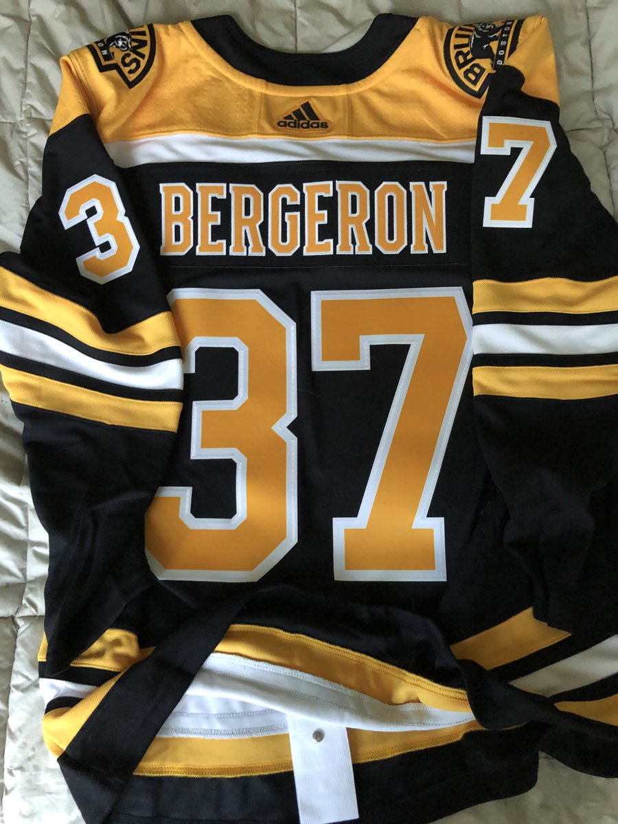 Finerific's tweet photo. Thanks to @CoolHockey’s #Eliminated25 sale, I scored an @adidas #PrimeGreen authentic @NHL @NHLBruins Patrice Bergeron jersey and it is AMAZING. I could not be happier. Thank you! https://t.co/whdEtUVJUF