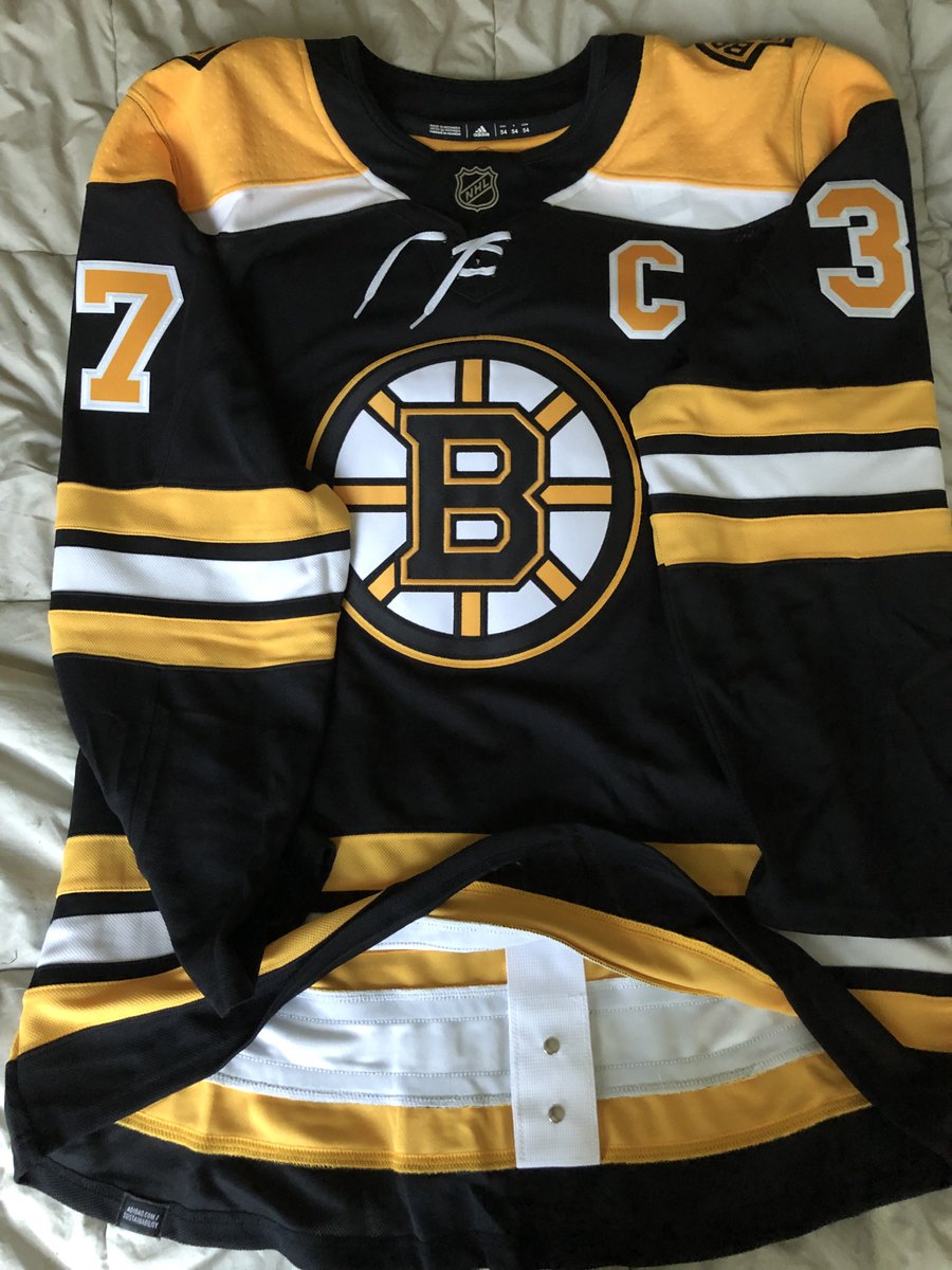 Finerific's tweet photo. Thanks to @CoolHockey’s #Eliminated25 sale, I scored an @adidas #PrimeGreen authentic @NHL @NHLBruins Patrice Bergeron jersey and it is AMAZING. I could not be happier. Thank you! https://t.co/whdEtUVJUF