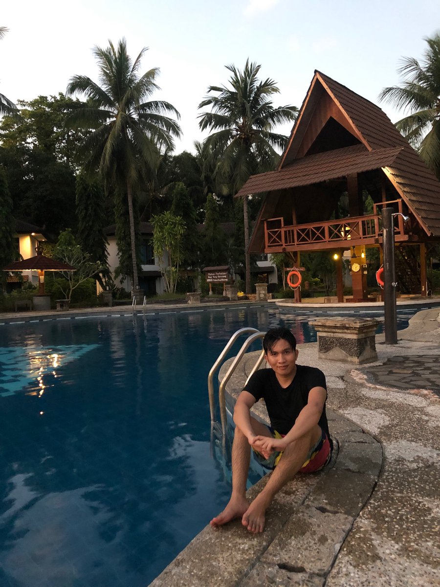 Kyoshi_Joy's tweet photo. 1-2 hari disini asik.
3-4 hari disini still have fun
1 minggu - 1 bulan lama" bosen haha

Pengaruh bantu manage resort haha https://t.co/lHG1qMBuUH