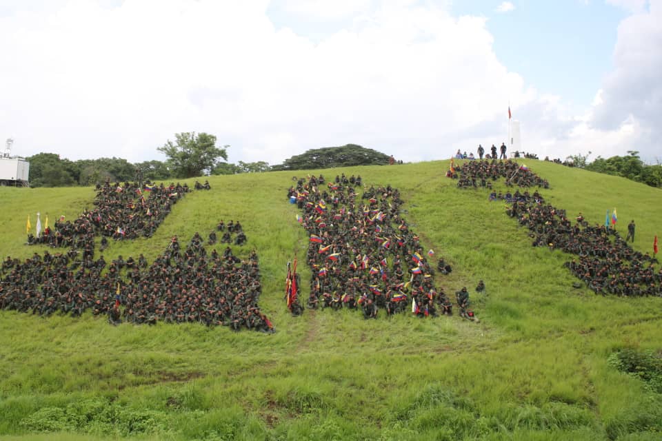 🔵 #EnFotos || En la llegada de la marcha de taguanes, los cadetes de la <a href="/Umbv_Fanb/">Universidad Militar Bolivariana de Venezuela</a> personificaron la obra de teatro "Negro Primero ¡Negro Pueblo y Revolucionario!", en la que se recuerda la hazaña y el último adiós del Teniente Pedro Camejo el Negro Primero.
#17Junio