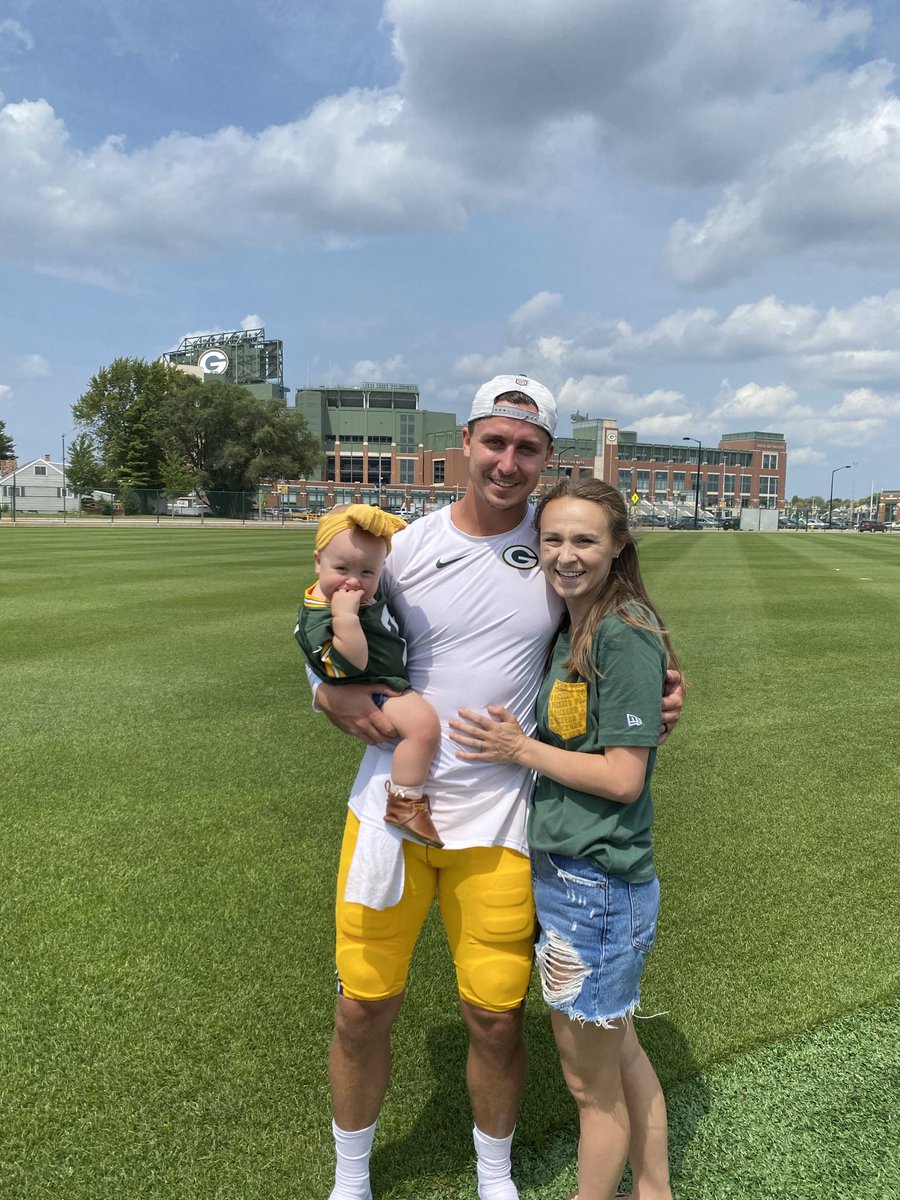 KurtBenkert's tweet photo. I’m grateful that this was one of the stops along the way. Green Bay will always be a special place to us. 

For Scout, it was where she learned to walk, spoke her first words, &amp; met her first friends. I’ll miss the real life part of it more than anything. Thank you guys.❤️ https://t.co/lZWpERqRiE