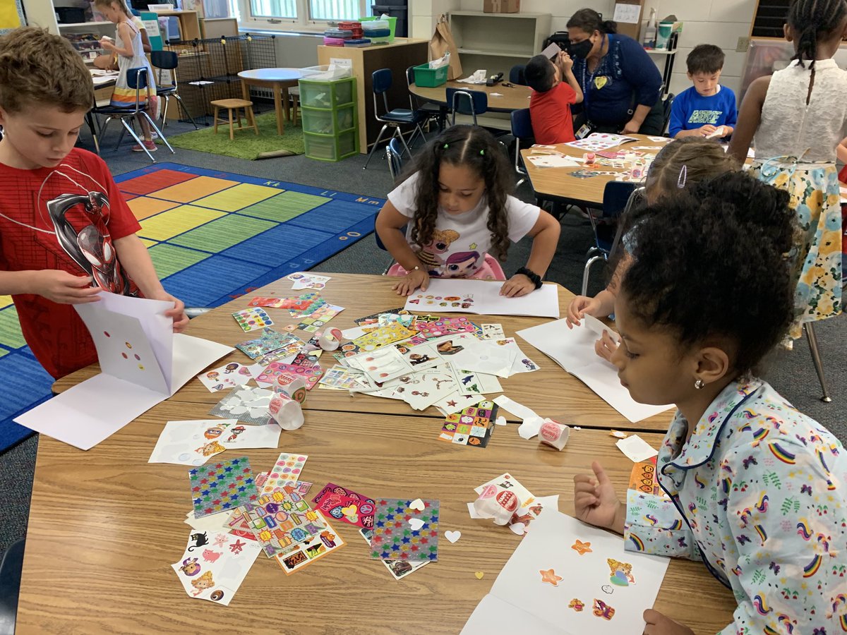 Last Day in K!  Stickerpalooza! <a target='_blank' href='http://search.twitter.com/search?q=KWBPride'><a target='_blank' href='https://twitter.com/hashtag/KWBPride?src=hash'>#KWBPride</a></a>  ⁦<a target='_blank' href='http://twitter.com/BarrettAPS'>@BarrettAPS</a>⁩ <a target='_blank' href='https://t.co/NZ6XHCujPE'>https://t.co/NZ6XHCujPE</a>