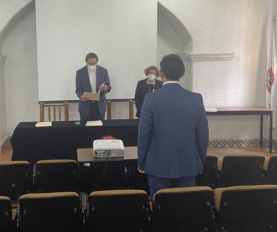 jesalsaga's tweet photo. Muy orgulloso de mi sobrino Maximiliano Ramírez Sánchez, futuro profesional de la información y disciplinas relacionadas con el marketing digital 🎙📸📲💻, por haberse graduado como licenciado en comunicaciones por la Universidad @ujsoficial. 

¡Te deseo mucho éxito! 👊🏼 https://t.co/BGi7oKQos6
