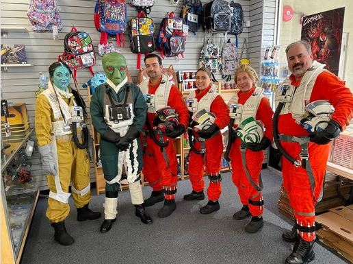 rebellegion's tweet photo. Nothing quite like repping Black Squadron for #FreeComicBookDay!
Spice Runner Squadron
@kesselbase
#StarWars #RebelLegion #StarfighterCommand #RLSC #BlackSquadron #resistancepilot #xwingpilot #awingpilot #ywingpilot https://t.co/EoggBwzA6S