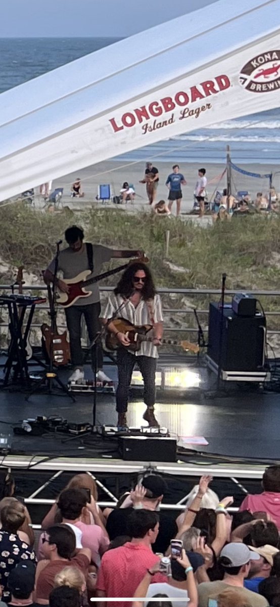 hmiley90's tweet photo. Loving seeing my guy @PFTCommenter fill in for Sam at the @MtJoyBand show tonight. Orange Blood #lowkey slays. https://t.co/aGwwz4Eix7