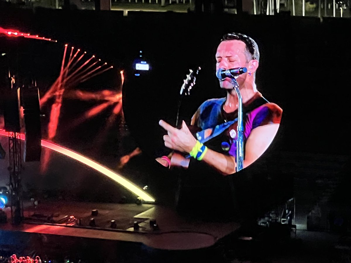 alealvaradods's tweet photo. Inolvidable este concierto de Coldplay🪐🫶🏼✨ https://t.co/TFNwdyf4II