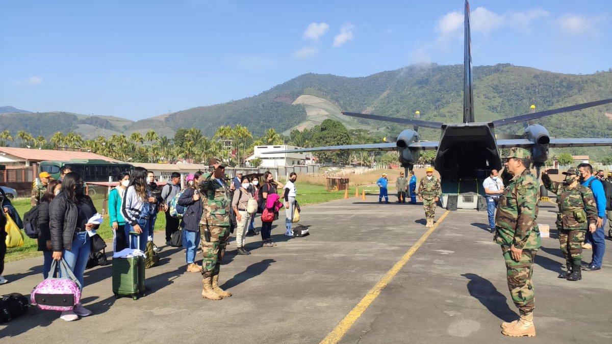 Hoy se dio inicio al curso "Corresponsales Policiales Antidrogas Mazamari 2022" en la base PNP Los Sinchis de Mazamari en Junín, dirigido a periodistas de la ciudad de Lima quienes llevarán temas como primeros auxilios, cuerdas, supervivencia, entre otros.