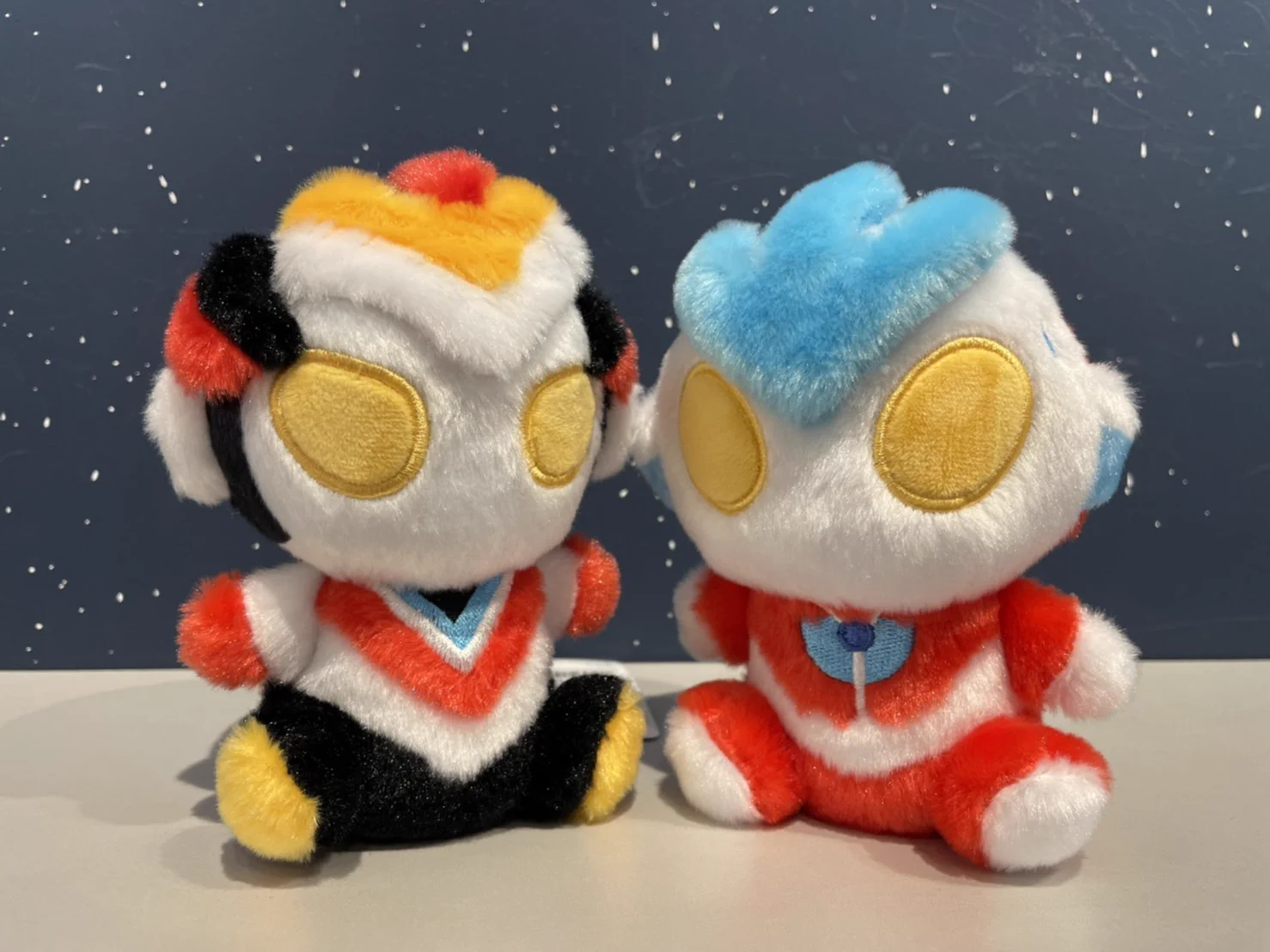 ウルトラマン ふわふわお座りぬいぐるみ ギンガ ビクトリー ウルトラマンワールドM78公式 on X: 