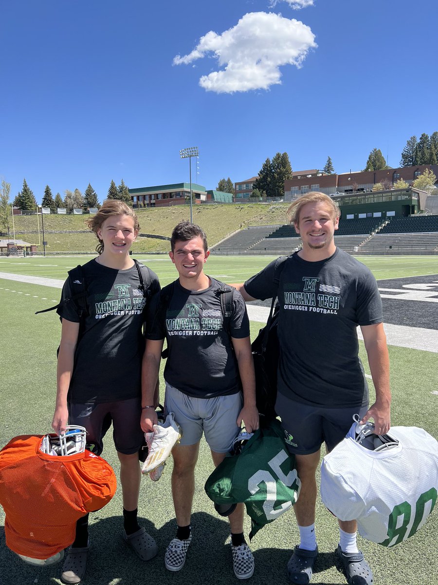 Had a blast attending the Montana Tech Camp with @ilchev_yoan <a href="/mundy_colton/">Colton Mundy</a>. Thank you <a href="/CoachMagana/">Coach Magaña</a> <a href="/CoachKyleSamson/">Kyle Samson</a> <a href="/AricWilliams3/">Coach Aric Williams</a> <a href="/KodyTorgerson/">Coach Kody Torgerson</a> for having all of us out. <a href="/CoachBComptonMV/">Brian Compton</a>