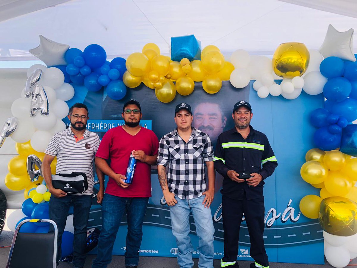 tmt_services's tweet photo. El día de hoy festejamos a nuestros colaboradores y operadores por ser los #MEJORESPAPÁSTM  👏🏻 🚛 en nuestras unidades de Negocio de Nuevo Laredo y Mieleras
 
#OrgullosamenteTM https://t.co/SOxhhqC9nQ