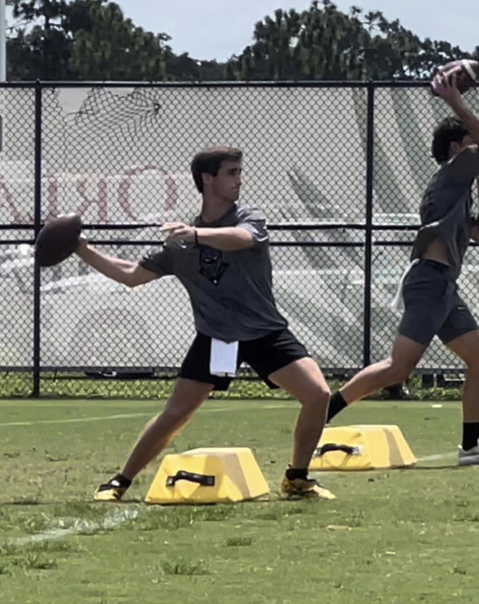 CasonBlanco's tweet photo. Great day at the @UCF_Football Gus Malzahn QB Academy. Thanks @ChipLindsey11 for the opportunity and experience.
@MenendezFootba1 @QB_DNA @nexgenscouting @PrepRedzoneFL https://t.co/AJJqk33b5b