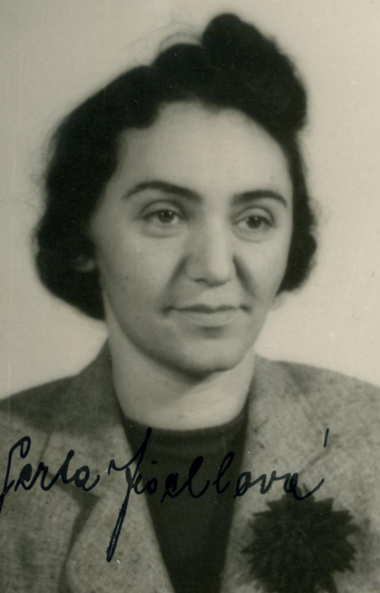 AuschwitzMuseum's tweet photo. 18 June 1904 | A Czech Jewish woman, Gerta Fischlová, was born in Prague.

She was deported to #Auschwitz from #Theresienstadt Ghetto on 18 December 1943. She did not survive. https://t.co/YuI3tMPJHa