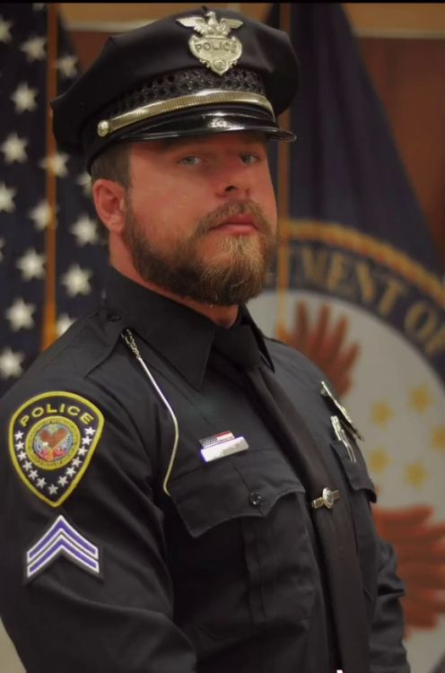UniformReal's tweet photo. THANK YOU FOR YOUR SERVICE https://t.co/A4K94ogcuK
