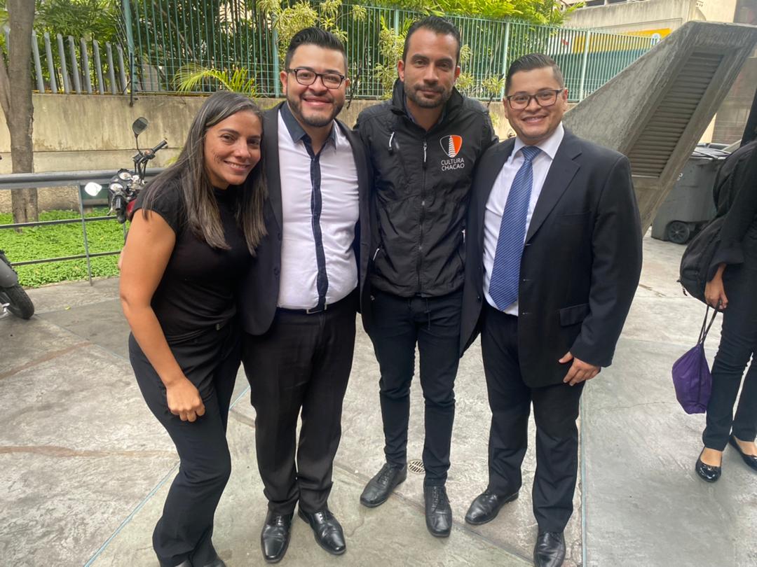 La Orquesta Sinfónica Juvenil de Chacao bajo la dirección de Ángel Caldera  y la Orquesta Sinfónica Infantil Carlos Cruz Diez dirigida por Henry Moscott, en su concierto del viernes #17jun en el Centro Cultural Chacao
Con la participación del Solista Víctor Caldera en la Trompeta