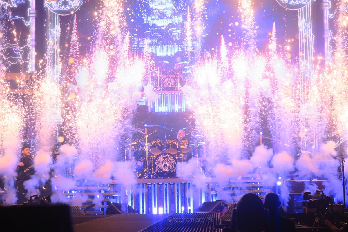 I have uploaded some of my photos from last night if you want to have a look here Instagram.com/heathermarie_87 👑❤️