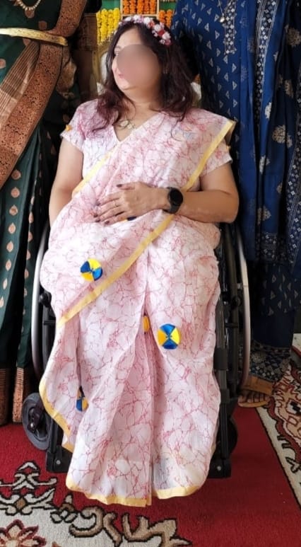 Readytowearsaree tweet media