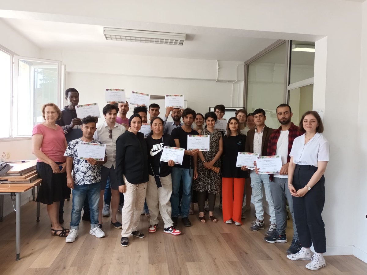 vaudourv's tweet photo. Remise des diplômes de la première promotion des métiers du maraîchage chez @Abajad4 @chatillon92320 #chatillon92 https://t.co/Qy2brkfTFg