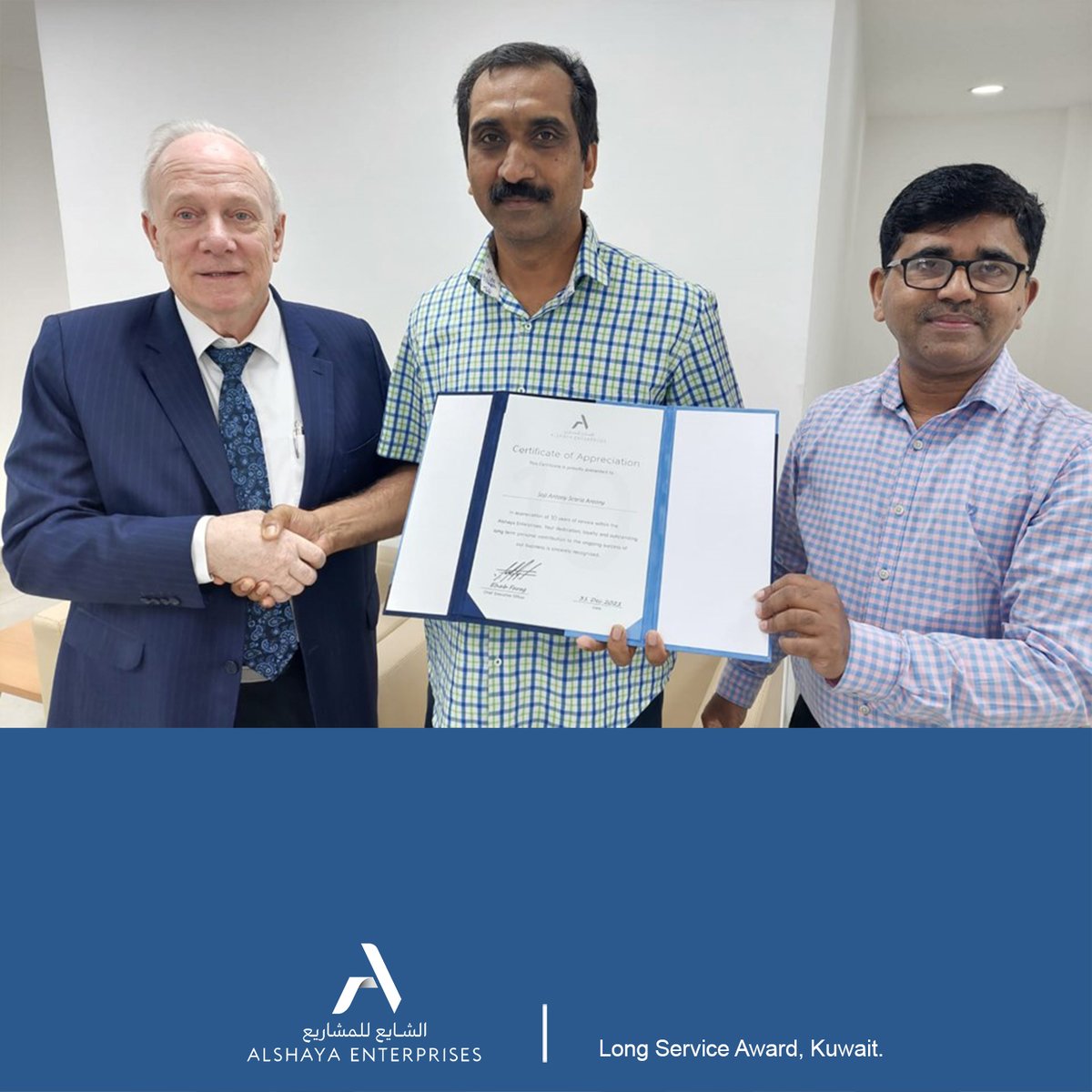 AlshayaEnter's tweet photo. Congratulations to our Colleagues on the "Long Service Certificate" to complete 10 years with Alshaya Enterprises, Kuwait

#Alshayaenterprises #businesssolution #serviceaward #longservice #certificate #10years #Kuwait #congratulations #GCC #workingatAE https://t.co/RJMy0WJOnK