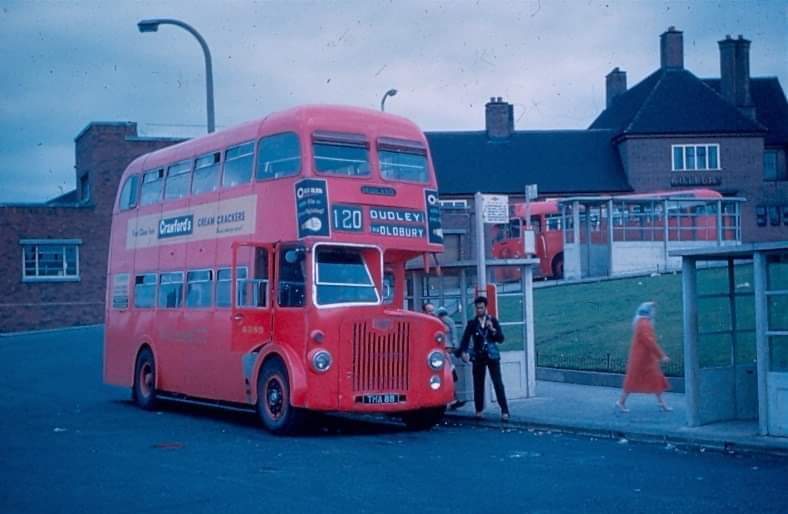 My FB memories reminding me of this absolute stonker of a shot of a Midland Red D7 in Dudley bus station! (Photographer unknown). 😁