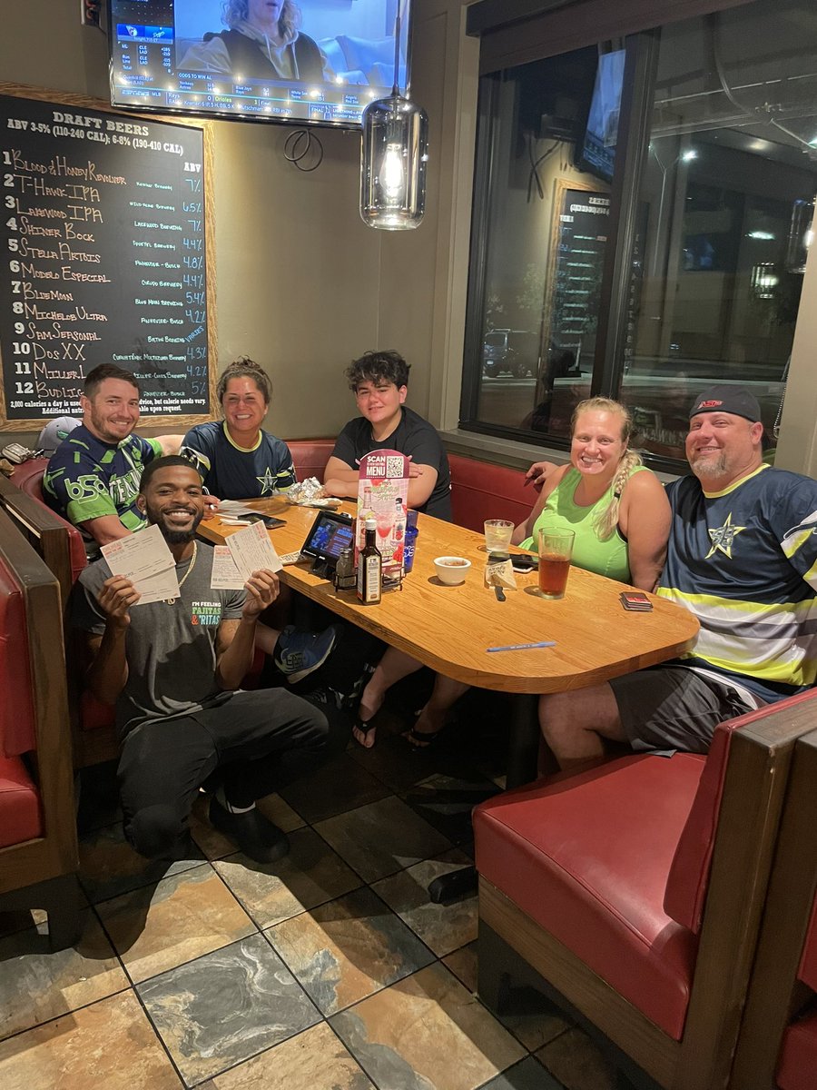 PreasBrittany's tweet photo. Shout out to Demond!!! Above the line recognition from our new friends @chilisbedford!!! Demond made sure they had the best chilis experience tonight and made sure they felt the #chilislove. @elysaclugston https://t.co/uGQ08QnWn3