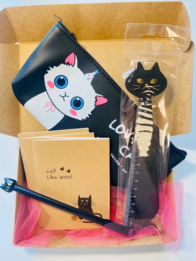 SweetKawaiiSK's tweet photo. Vendo "Caja Lovely Cat papelería Kawaii " en #wallapop. Si te gustan los #gatitos y te parecen tan adorables como a mí, no pierdas esta oportunidad. Entra en mi perfil de #Wallapop y mira todas las cosas #kawaii que tengo antes de que se acaben😻  https://t.co/a13CKIbB0R https://t.co/cLDaJcRan8