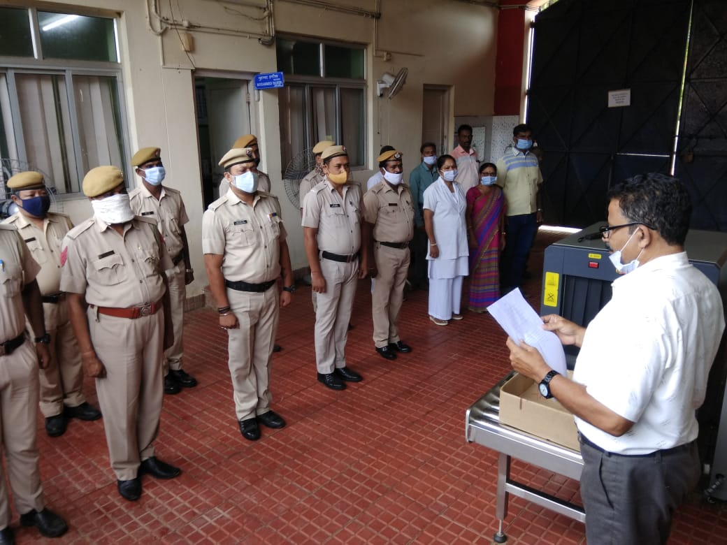 district_prison's tweet photo. An Anti Terrorism Day pledge by Staffs of District Prison Prothrapur on 20-05-2022 at 11.00 AM to commemorate the death anniversary of former Prime Minister of India, Shri Rajiv Gandhi https://t.co/UJewePKGby