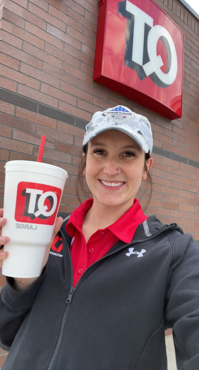 Lex_Luthor_13's tweet photo. @QuikTrip First trip to the Firestone location was a success!! Even had to put QT lights on the house to celebrate! Cheers to many more Rooster Booster Freezoni’s and parmesan pretzels!! 😍🤟🏻 https://t.co/mMqS83bELz
