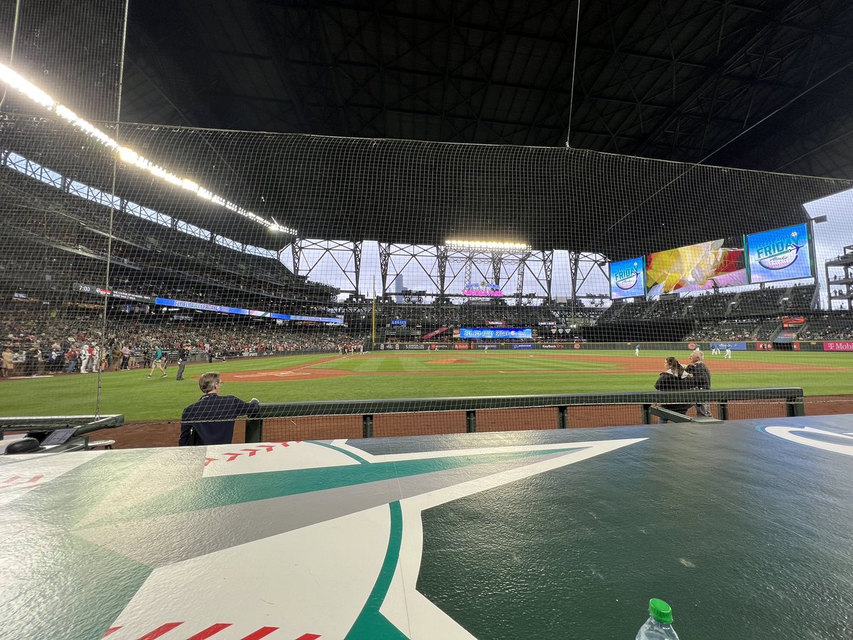 QuentinVision's tweet photo. AT THE MARINERS GAME‼️🚀
#Mariners #StarWarsNight #SeaUsRise https://t.co/ojnsk3PPB1
