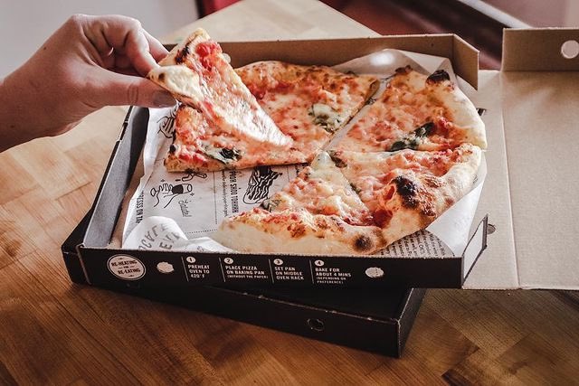 Welcome the weekend with a slice. Or 6. 
⠀⠀⠀⠀⠀⠀⠀⠀⠀
Dine-in, pick-up, or have us deliver your favorites. 
⠀⠀⠀⠀⠀⠀⠀⠀⠀
📸: <a href="/emilyfrommaine/">Emily</a>